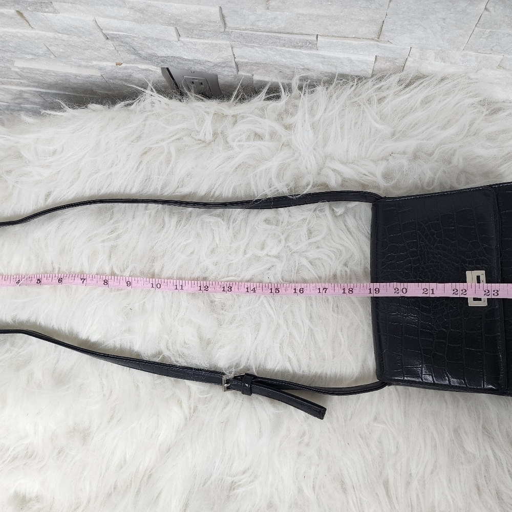 Guess Purse/Bag - Picture 5 of 12